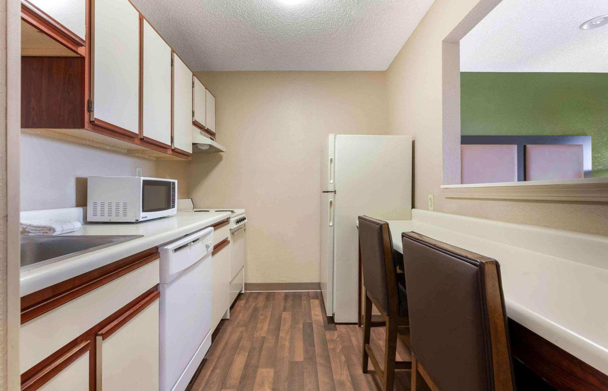 Extended America - - Westchase - Westheimer 2*